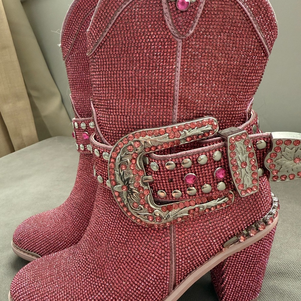 Sparkling Pink Heeled Western Boots